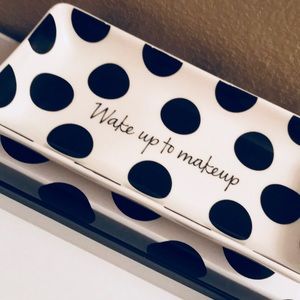 A brand new makeup ornament/holder 💄✨